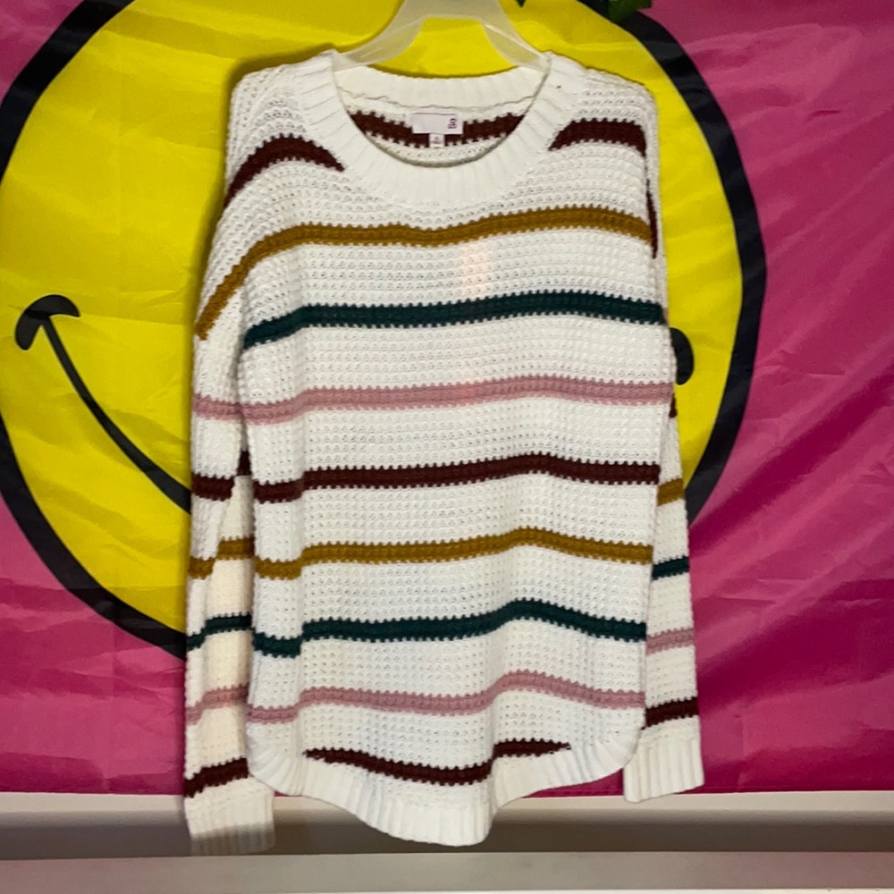 This is a SO sweater in a women’s S